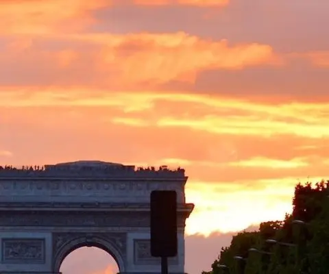 Why Study Abroad in France? 10 Great Reasons