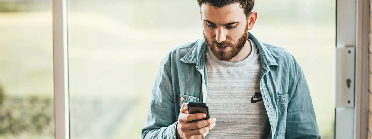 11 Tips to Find the Best Study Abroad Phone + Plans