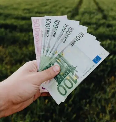 11 Essential Scholarships for Foreign Language Study